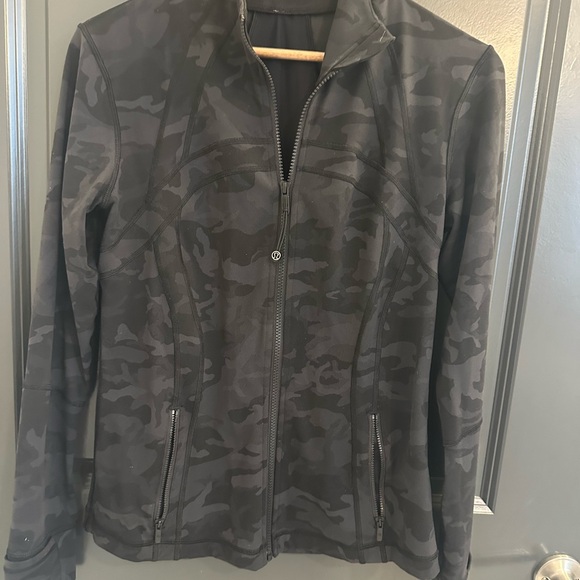 lululemon athletica Dark Camouflage Utility Jacket - Picture 5 of 8